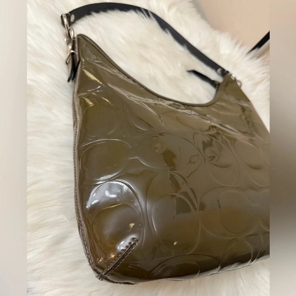 Coach Glossy Olive Shoulder Bag#F16172